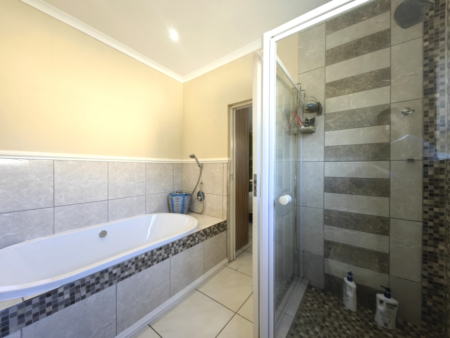 3 Bedroom Property for Sale in Boschdal North West